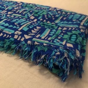 Lightweight scarf/wrap